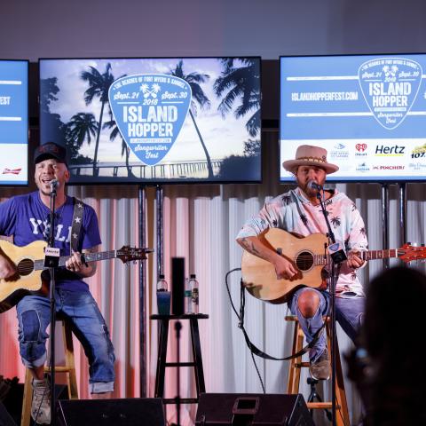 locash performing at pincher in downtown fort myers