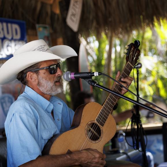 Man guitar singing