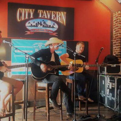 Performers at City Tavern